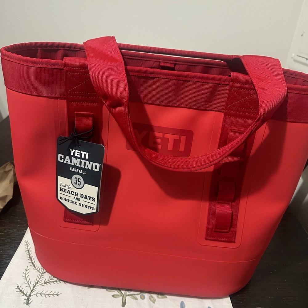 YETI Camino Carryall 35 in Bold Red